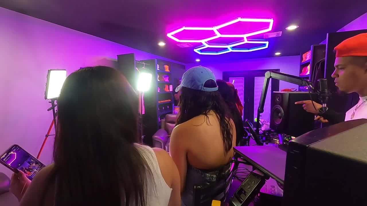 DJ FLAKO APP LIVE NOW on 17-Sep-25-21:14:55